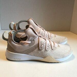 Nike ELite TR Shoes Women’s  Size 9.5 Pink Lace Up‎ Sneakers